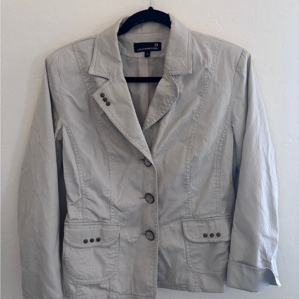 Elegant Light Gray Women's Blazer
